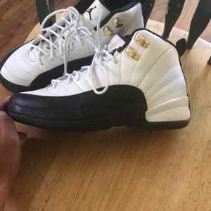 Kids 5.5 retro Jordan 11s